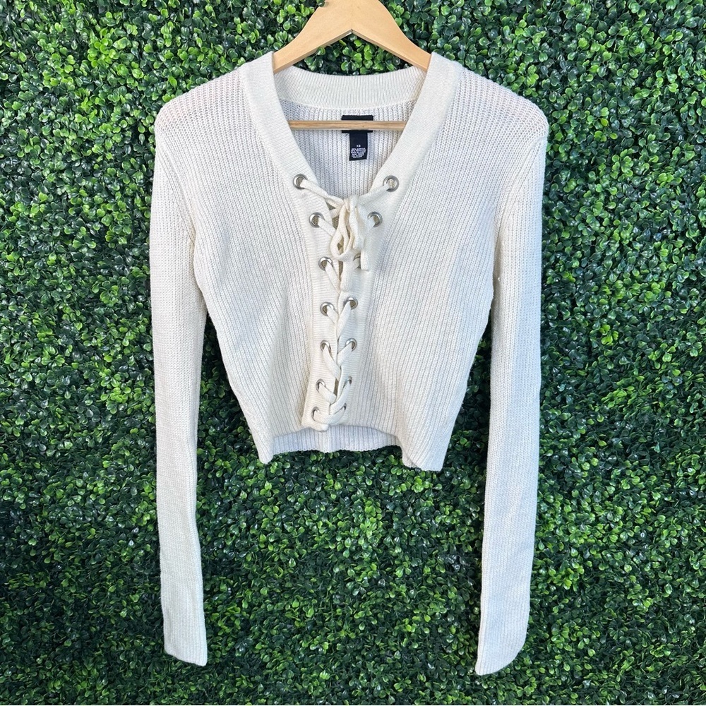 Lace up knit ivory slighty cropped‎ sweater